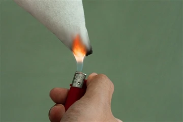 Hvordan kan ikke-vævede stoffer opnå en flammehæmmende effekt?